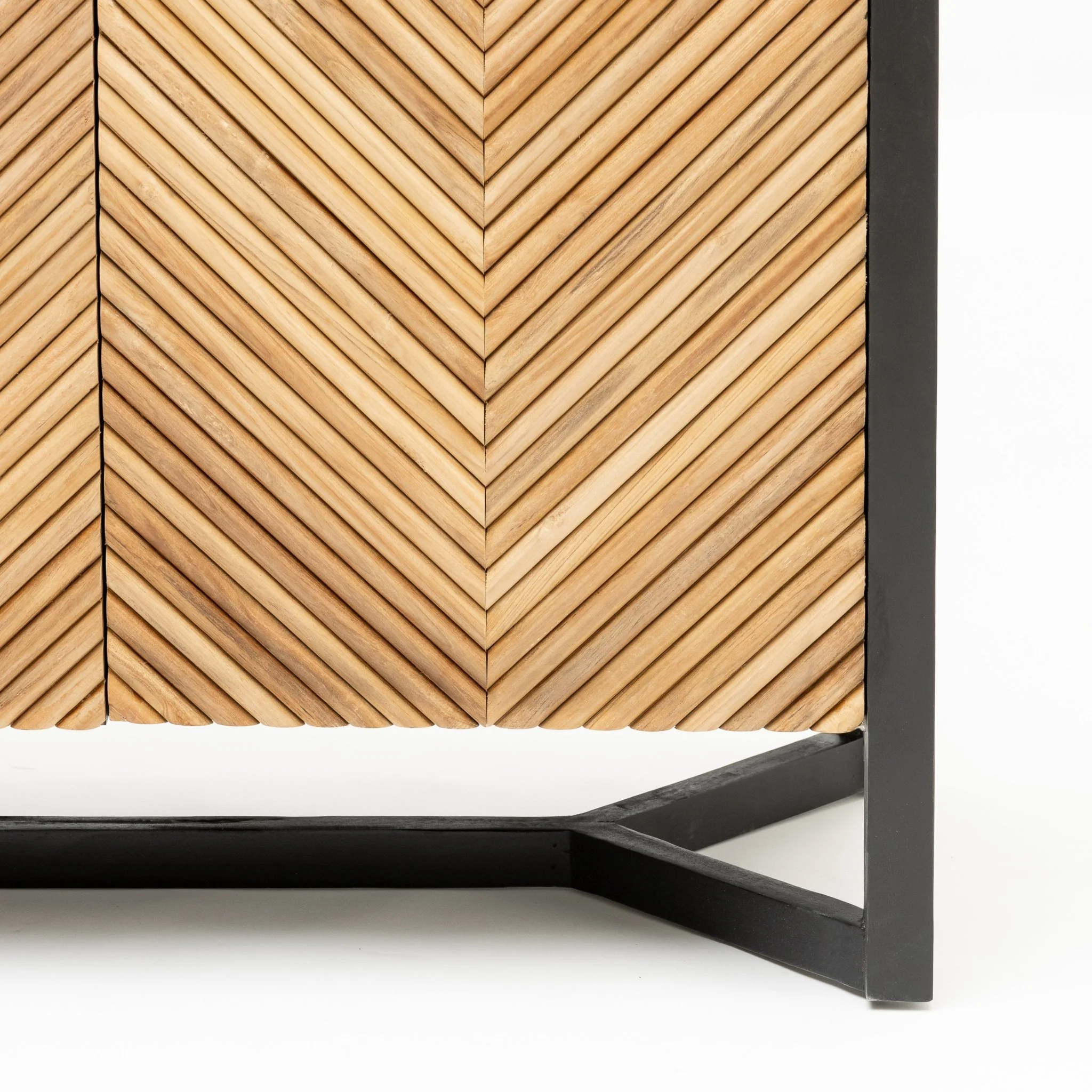 Aspen 3 Door Sideboard - Image 10