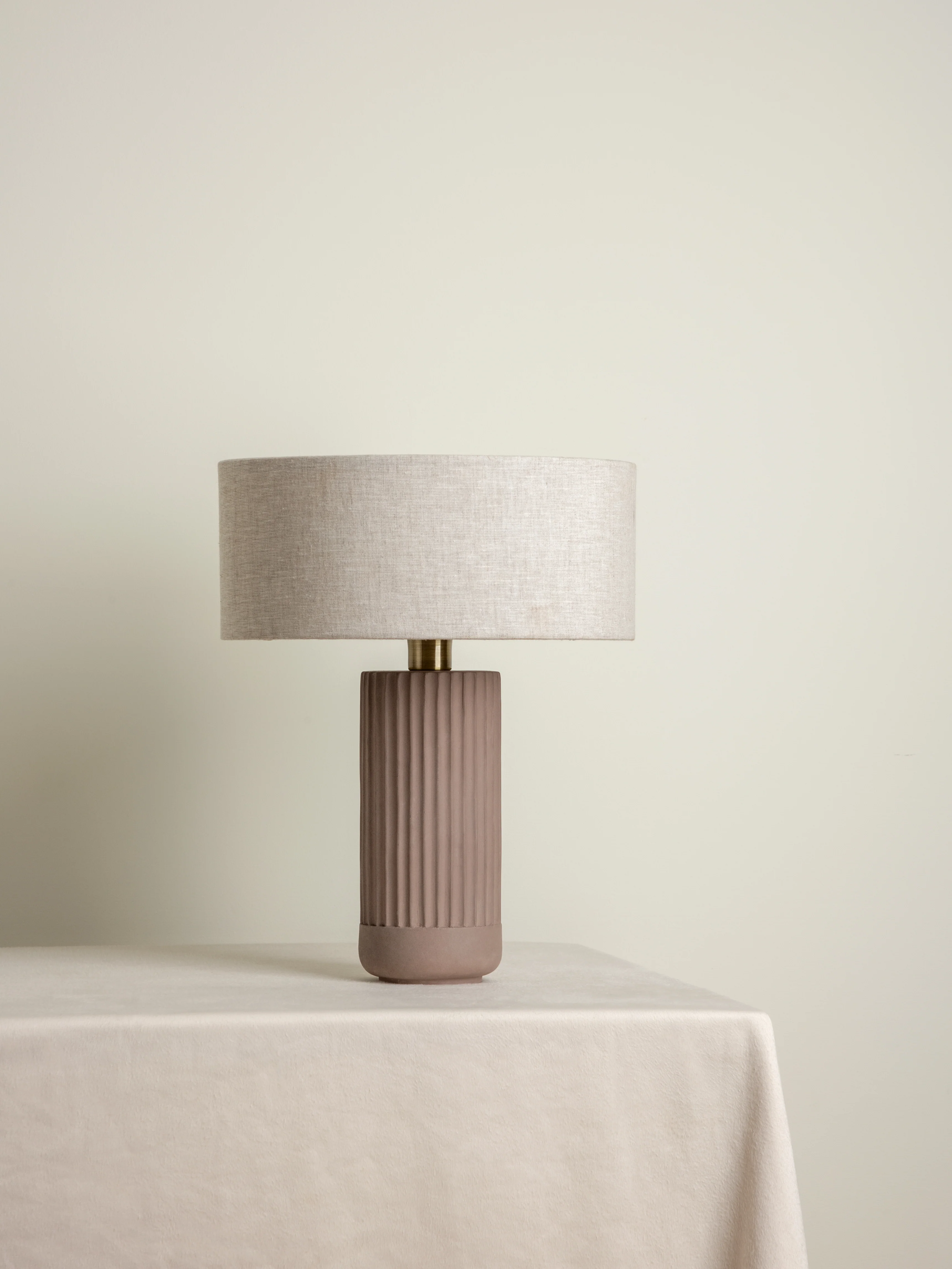 Avero - Medium Taupe Ribbed Concrete Table Lamp - Image 5