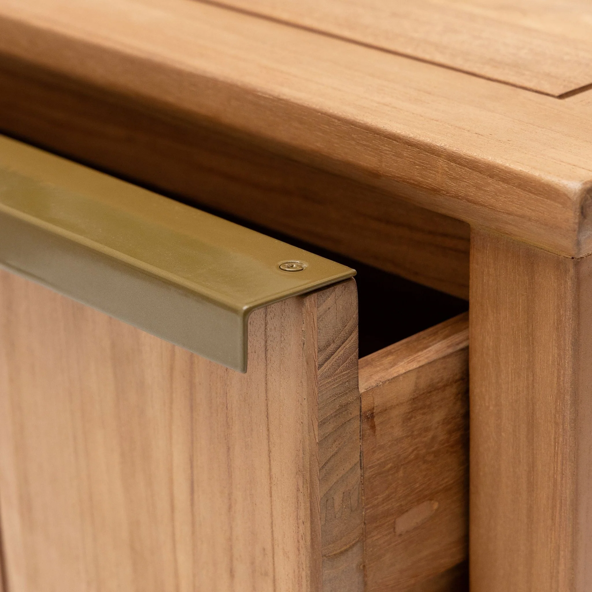 Calder Outdoor Buffet - Image 8