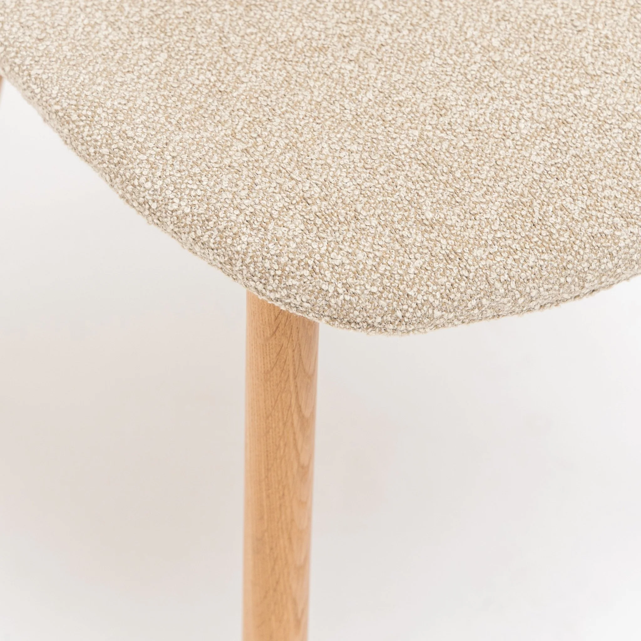 Com Chair - Light Oak & Fleece Fawn - Image 6
