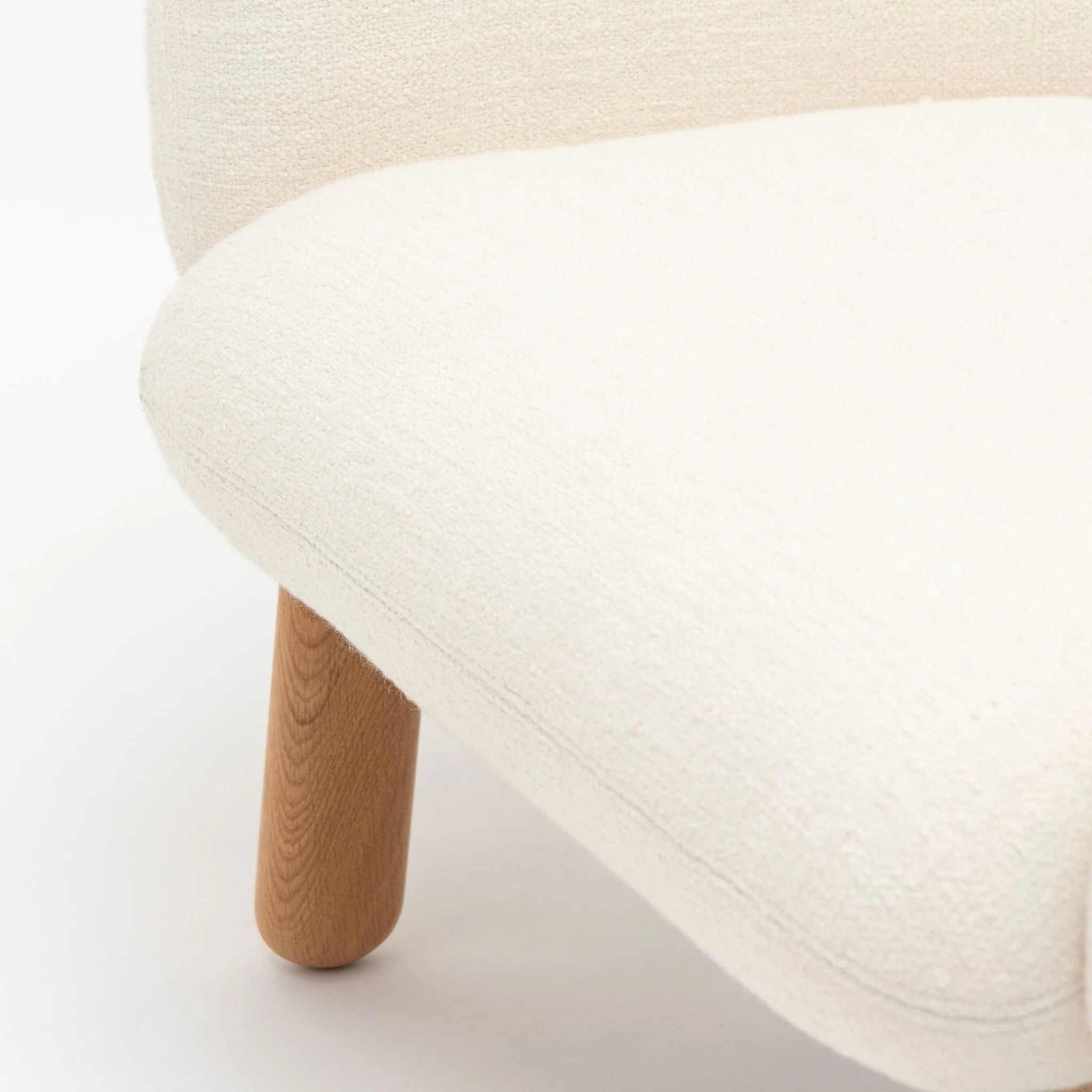Copal Chair - Light Oak & Cobbler Panna Cotta - Image 7