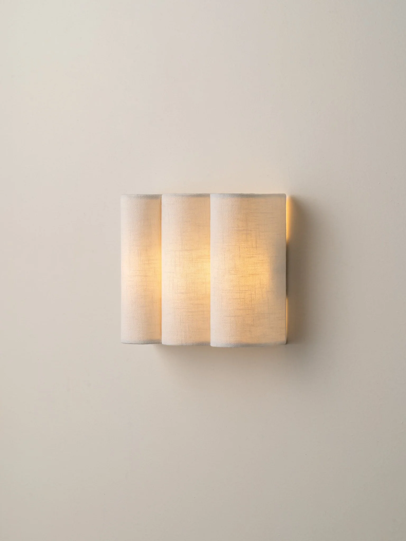 Folia - Scalloped Natural Linen Wall Light - Image 2