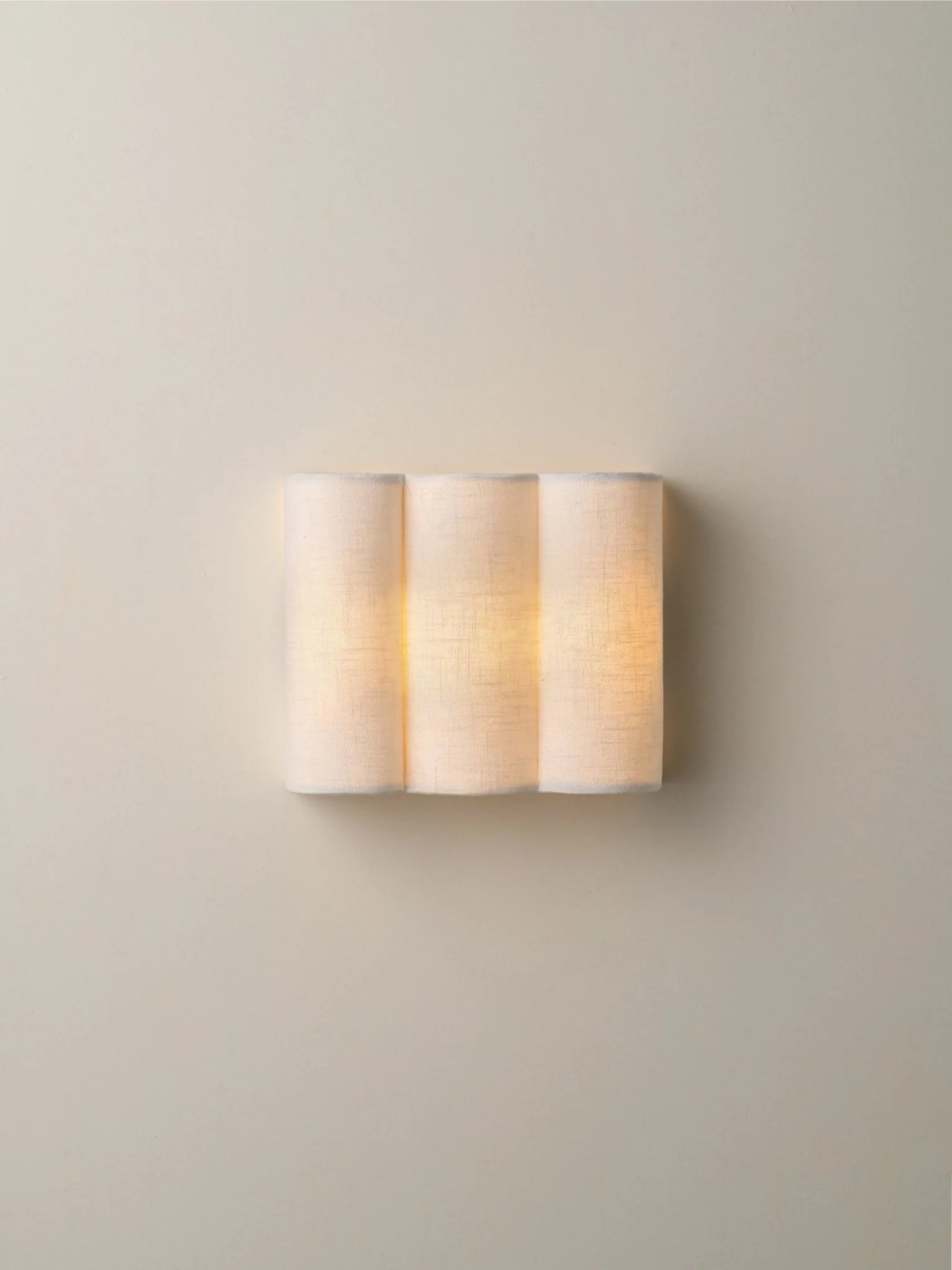 Folia - Scalloped Natural Linen Wall Light - Image 3