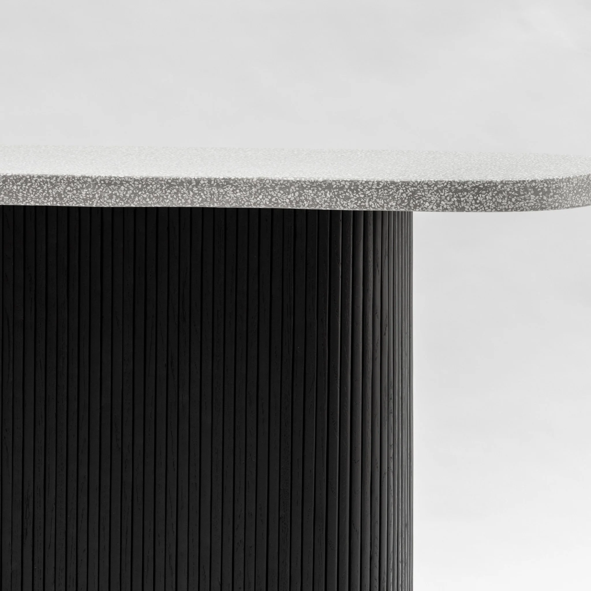 Gion Console 140 - Black & Warm Grey - Image 6