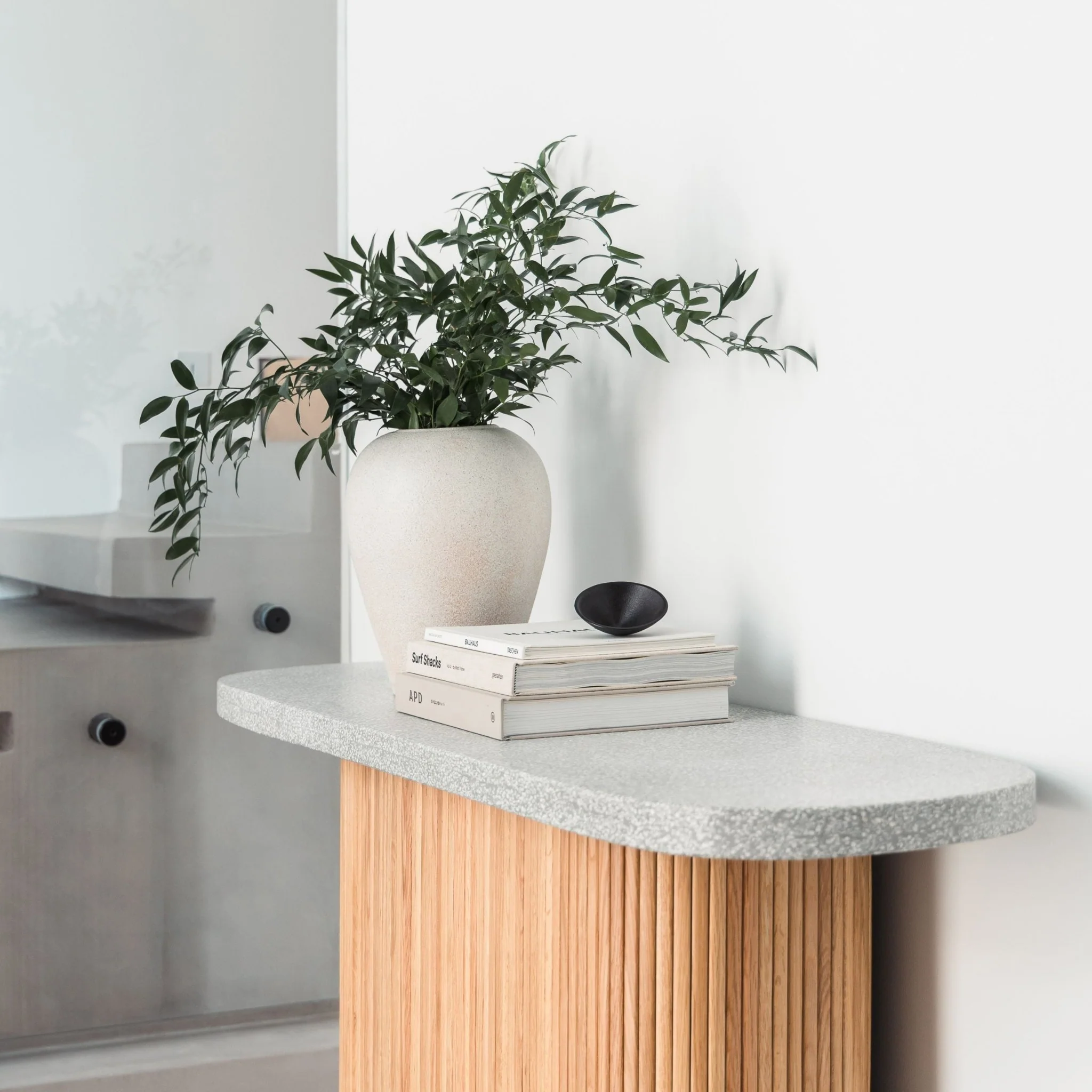 Gion Console 140 - Light Oak & Warm Grey - Image 4