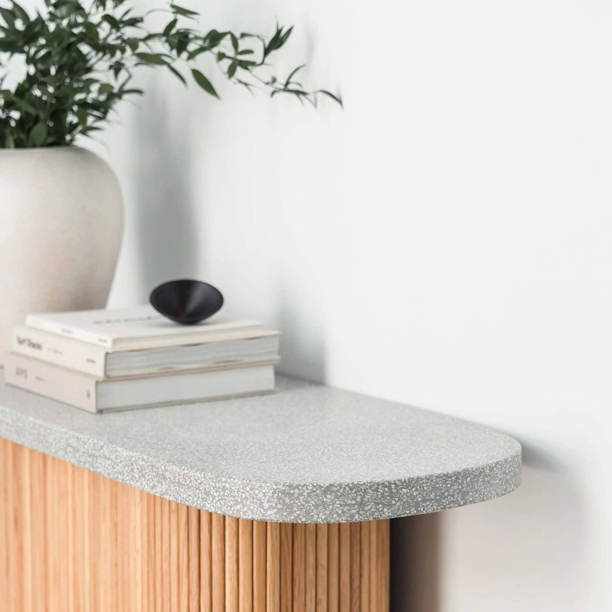 Gion Console 140 - Light Oak & Warm Grey - Image 6