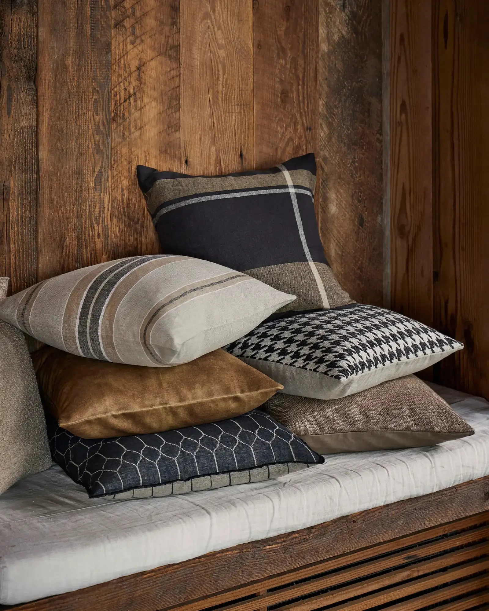 Giovanni 50Cm Cushion - Midnight - Image 3