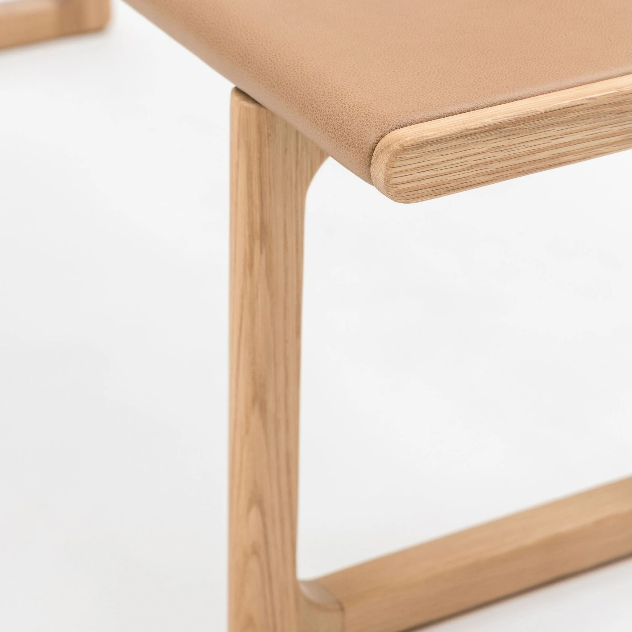 Hover Bench - Light Oak & Pecan Leather - Image 15