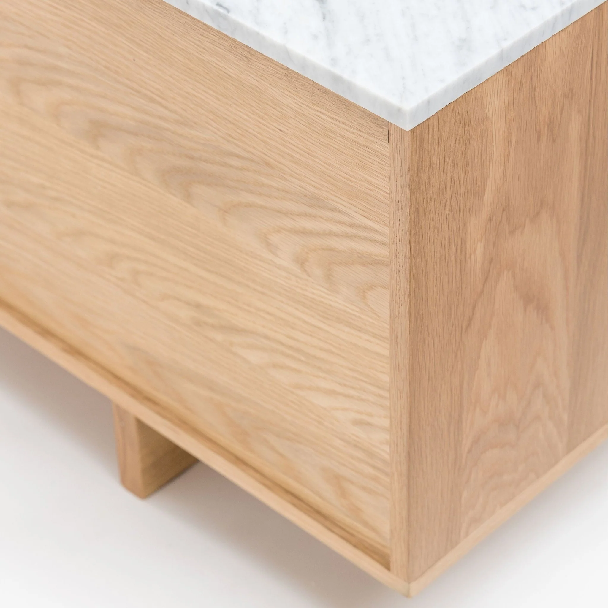 Kami 220 Entertainment Unit - Light Oak & Bianca Carrara - Image 15