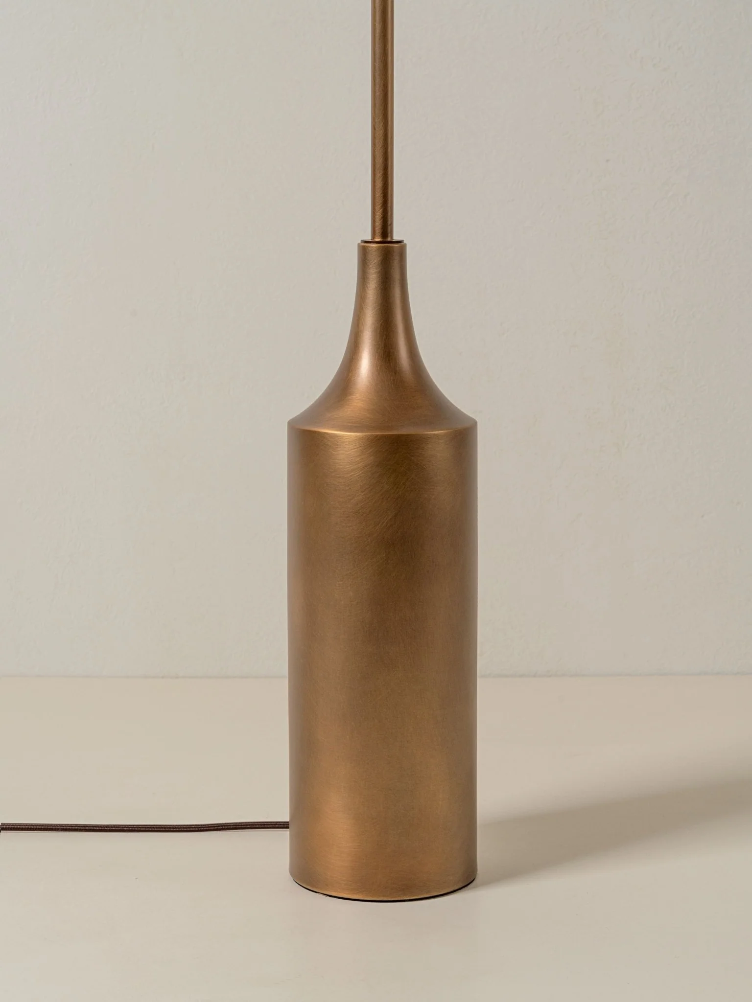 Lindi - Aged Brass And Linen Scalloped Floor Lamp - Image 3