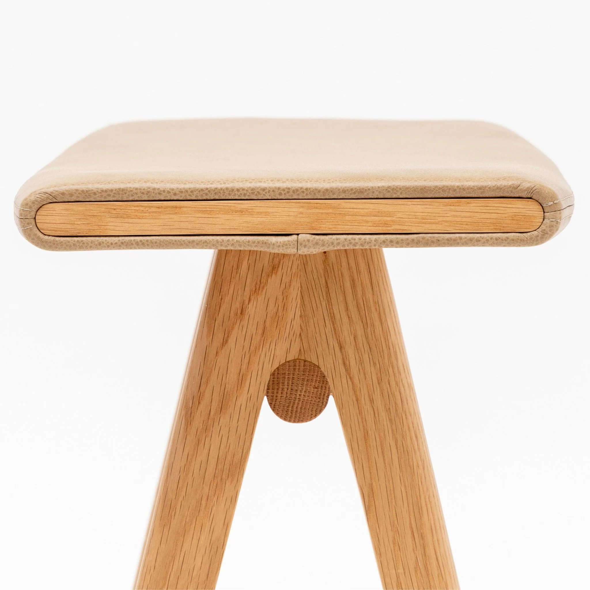 MA Counter Stool - Light Oak & Arena Leather - Image 5