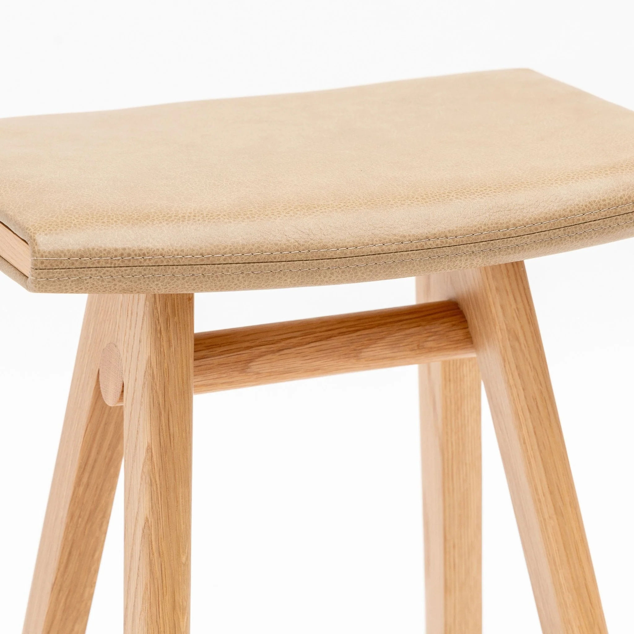 MA Counter Stool - Light Oak & Arena Leather - Image 7
