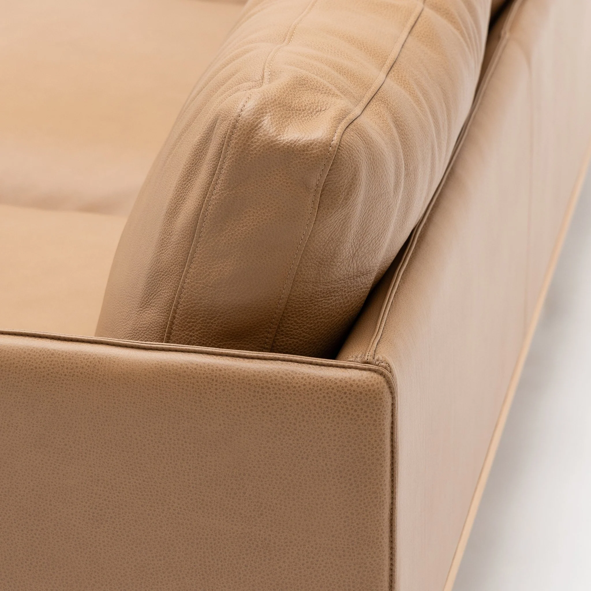 Pensive 240 Sofa - Light Oak & Pecan Leather - Image 7