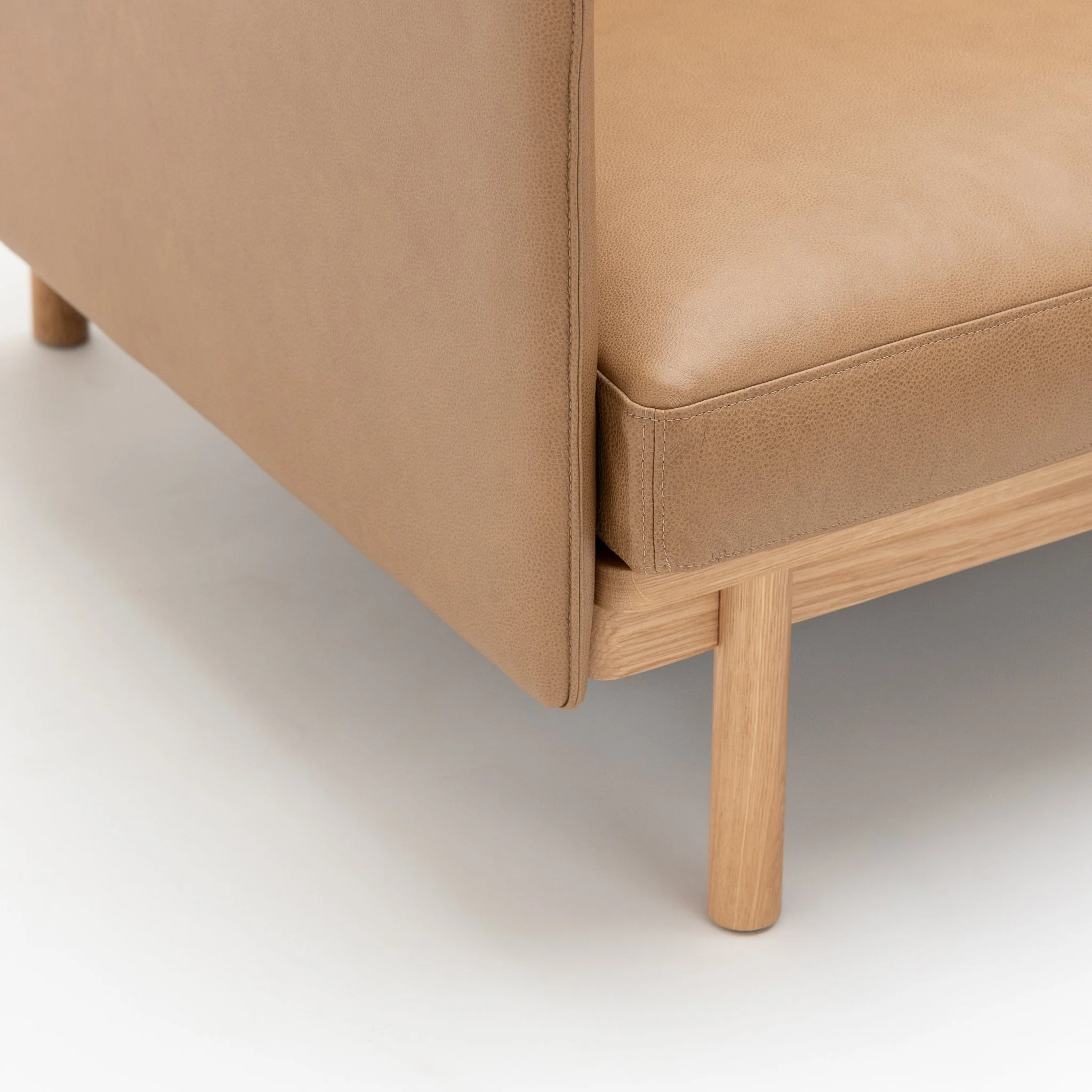 Pensive Chair - Light Oak & Pecan Leather - Image 5
