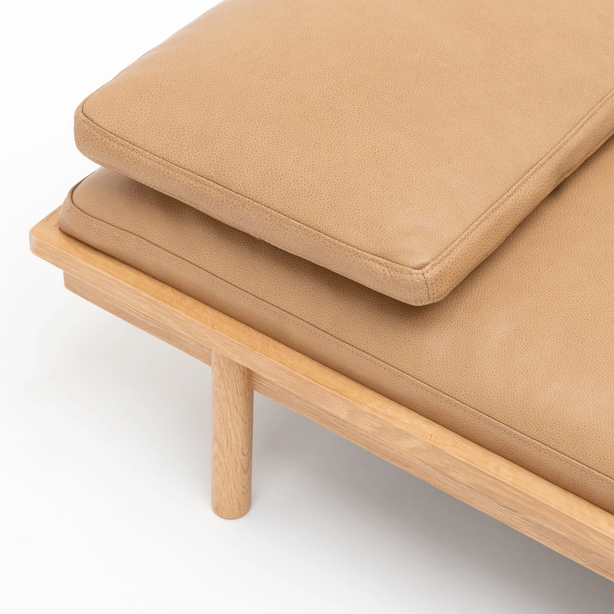 Pensive Daybed - Light Oak & Pecan Leather - Image 8