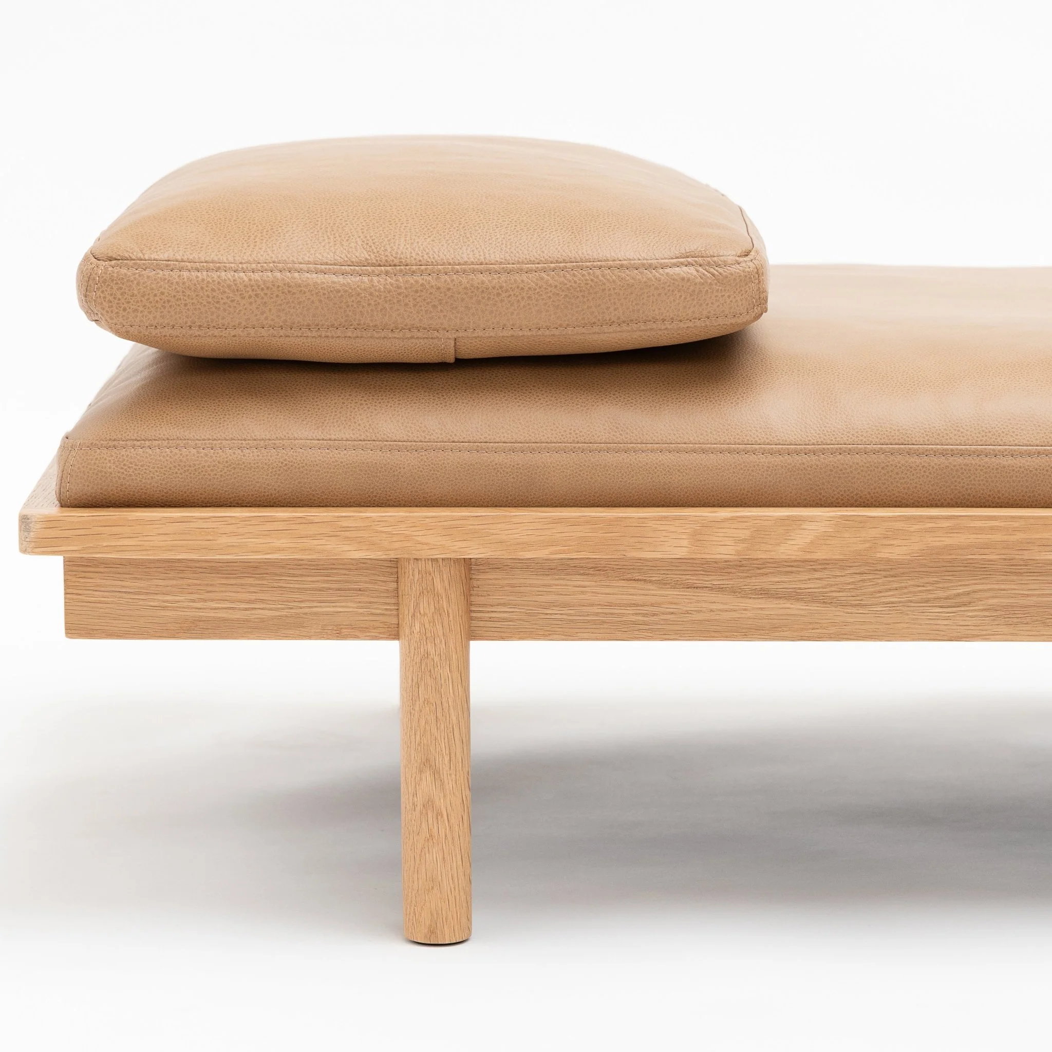Pensive Daybed - Light Oak & Pecan Leather - Image 9