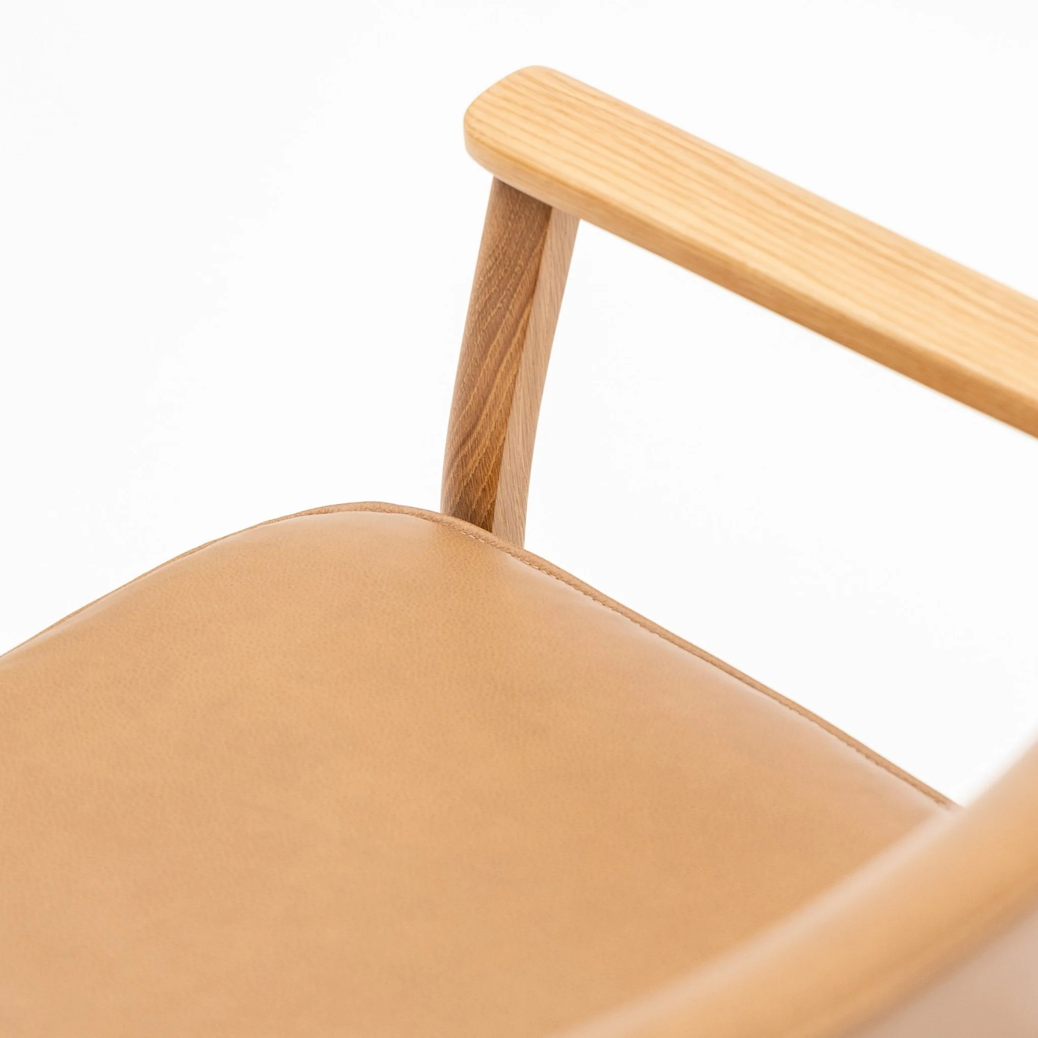 Poise Lounge Chair - Light Oak & Pecan Leather - Image 12