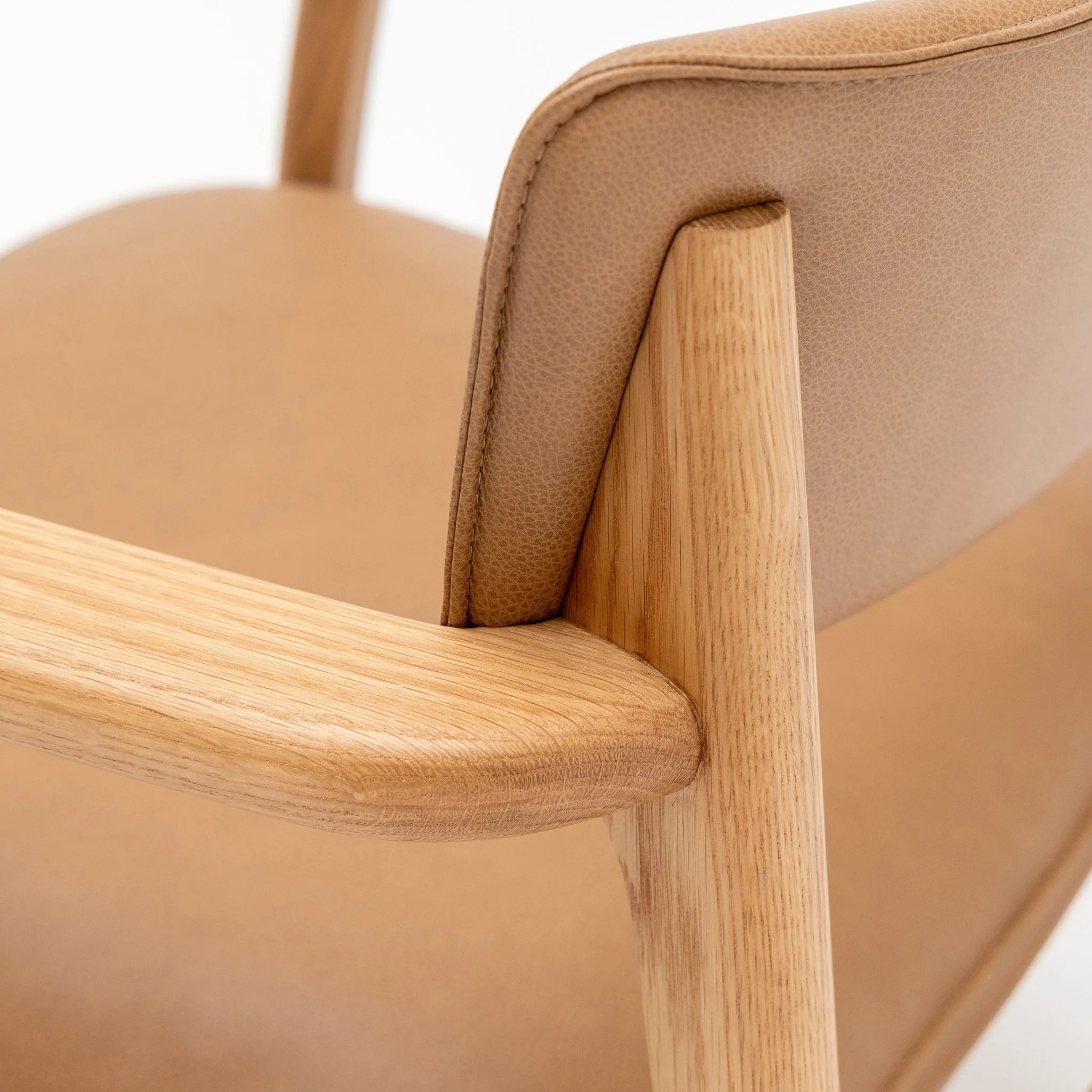 Poise Lounge Chair - Light Oak & Pecan Leather - Image 15