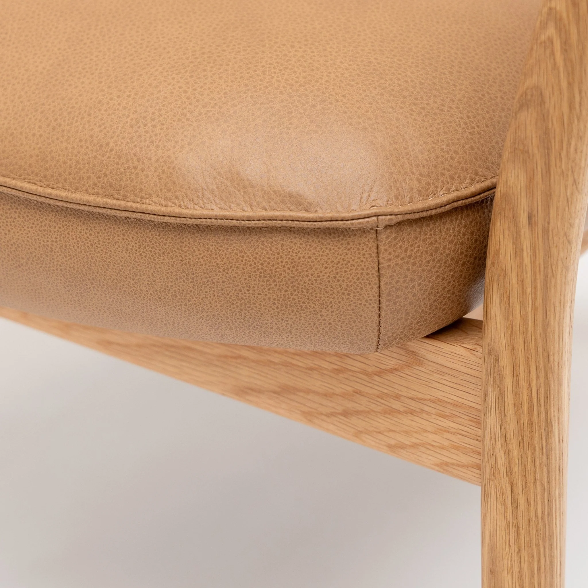 Poise Lounge Chair - Light Oak & Pecan Leather - Image 16