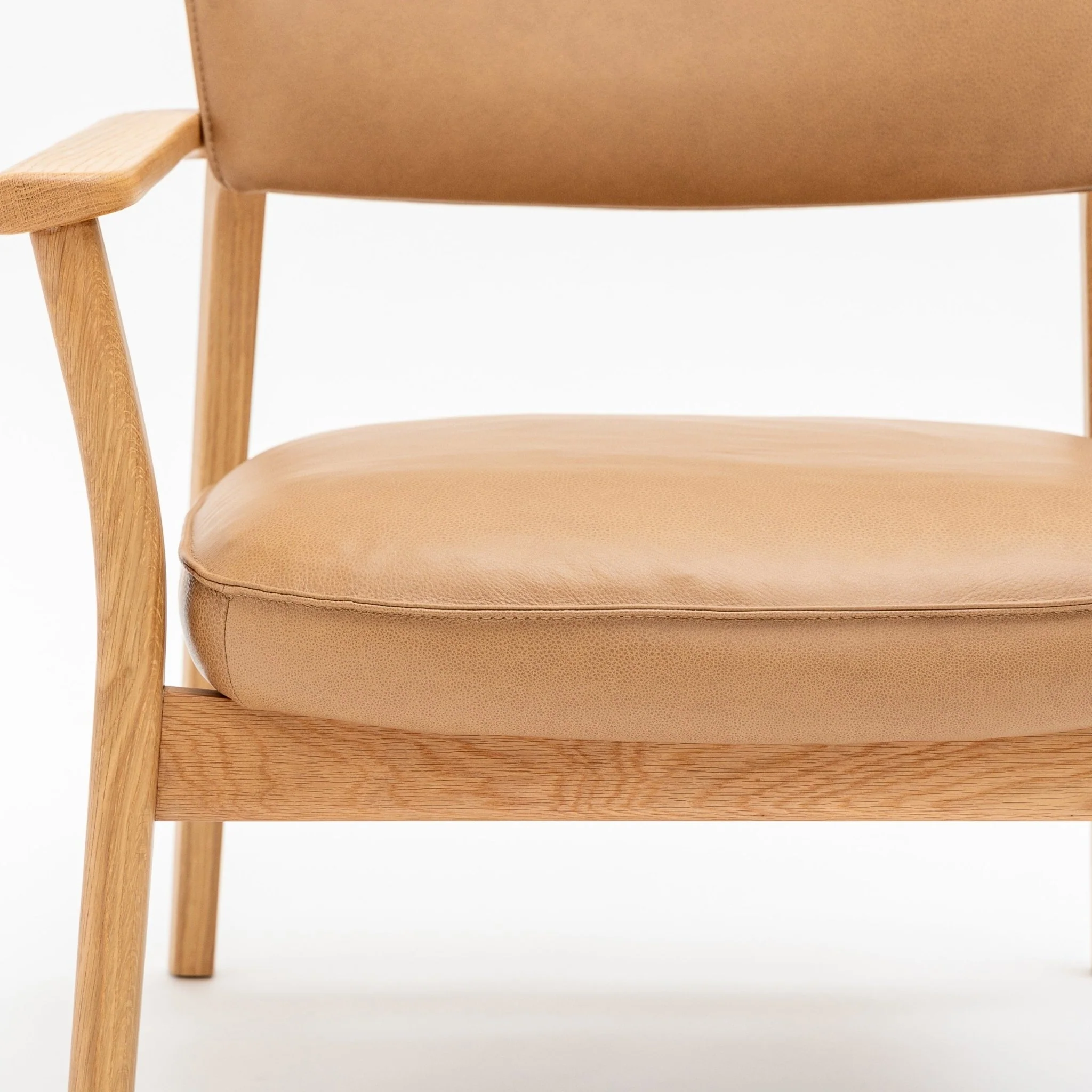 Poise Lounge Chair - Light Oak & Pecan Leather - Image 7