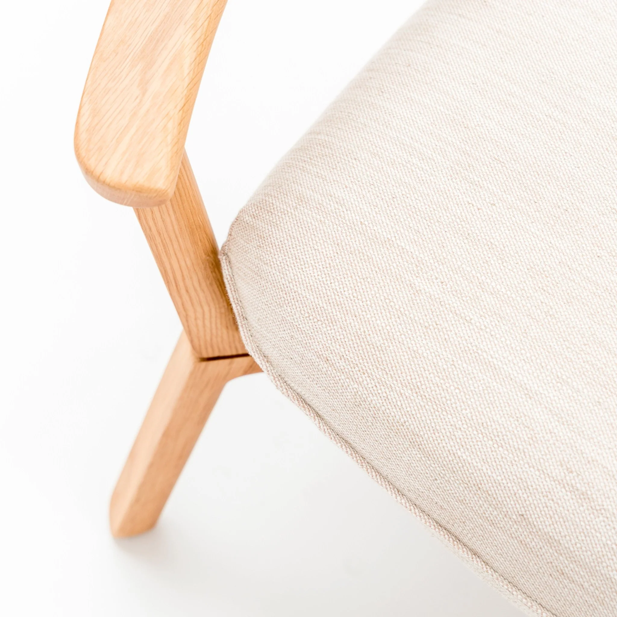 Sensu Lounge Chair - Light Oak & Nude - Image 11