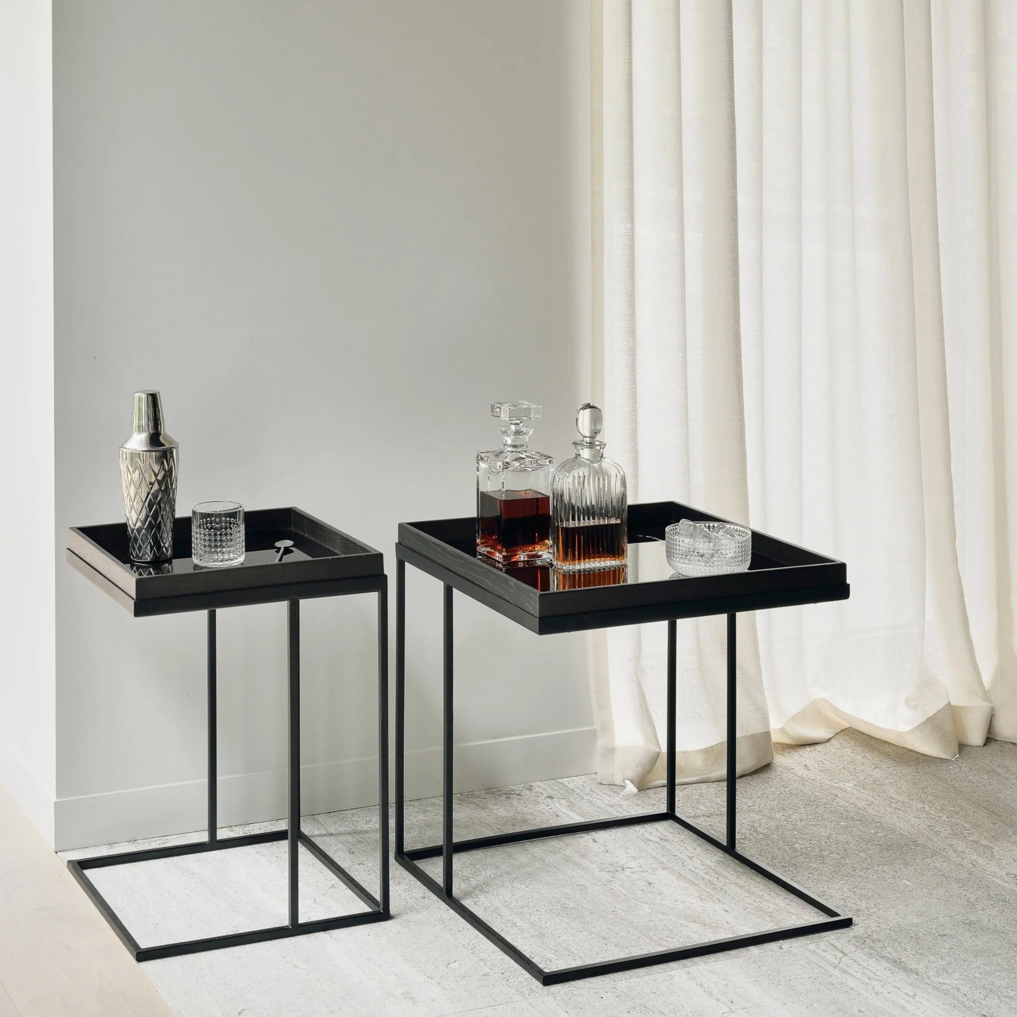 Tray Side Table - Varnished Wood - Black - Square - Image 2