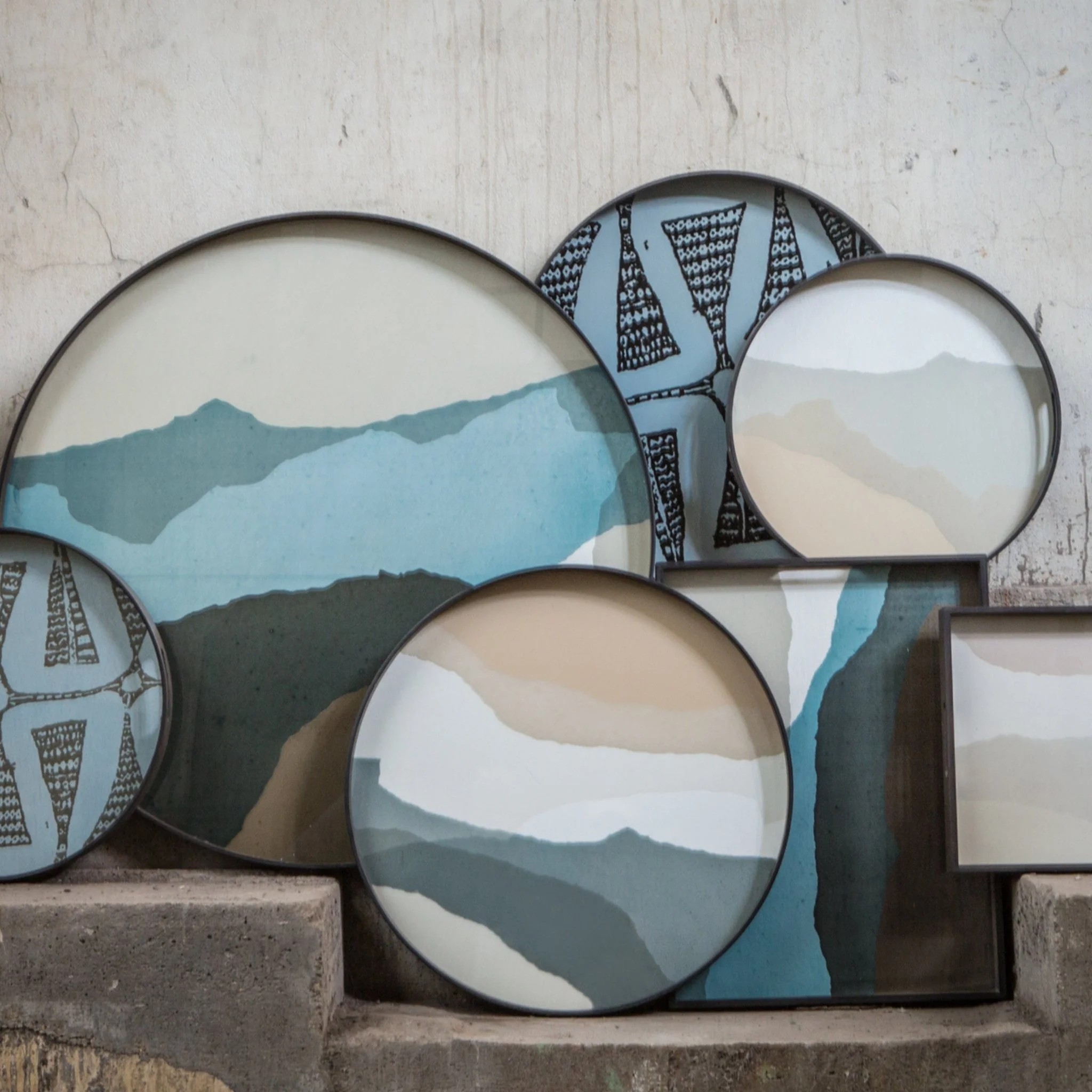 Wabi Sabi Round Glass Tray - Sand - Image 4