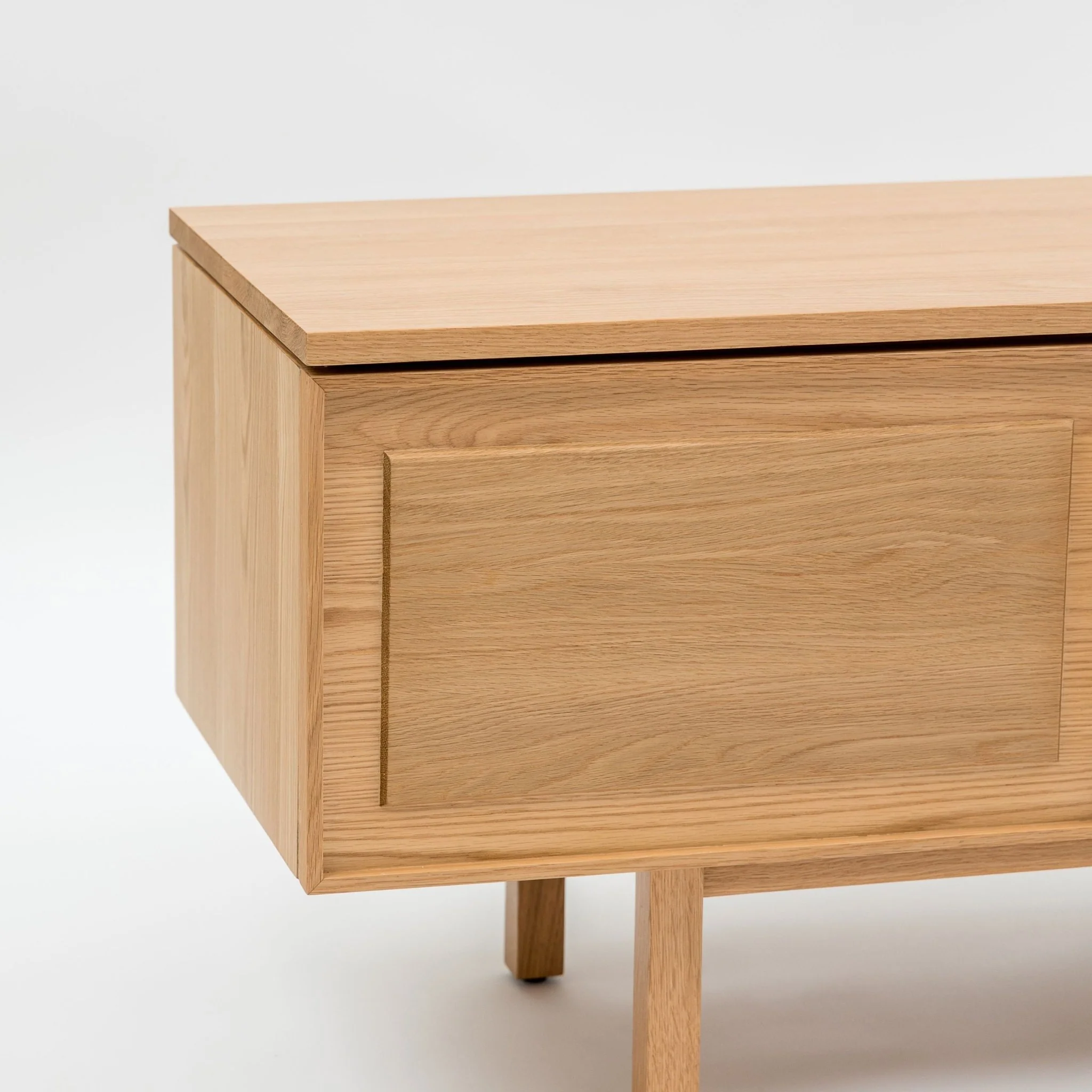 Yorke 220 Entertainment Unit - Light Oak - Image 5