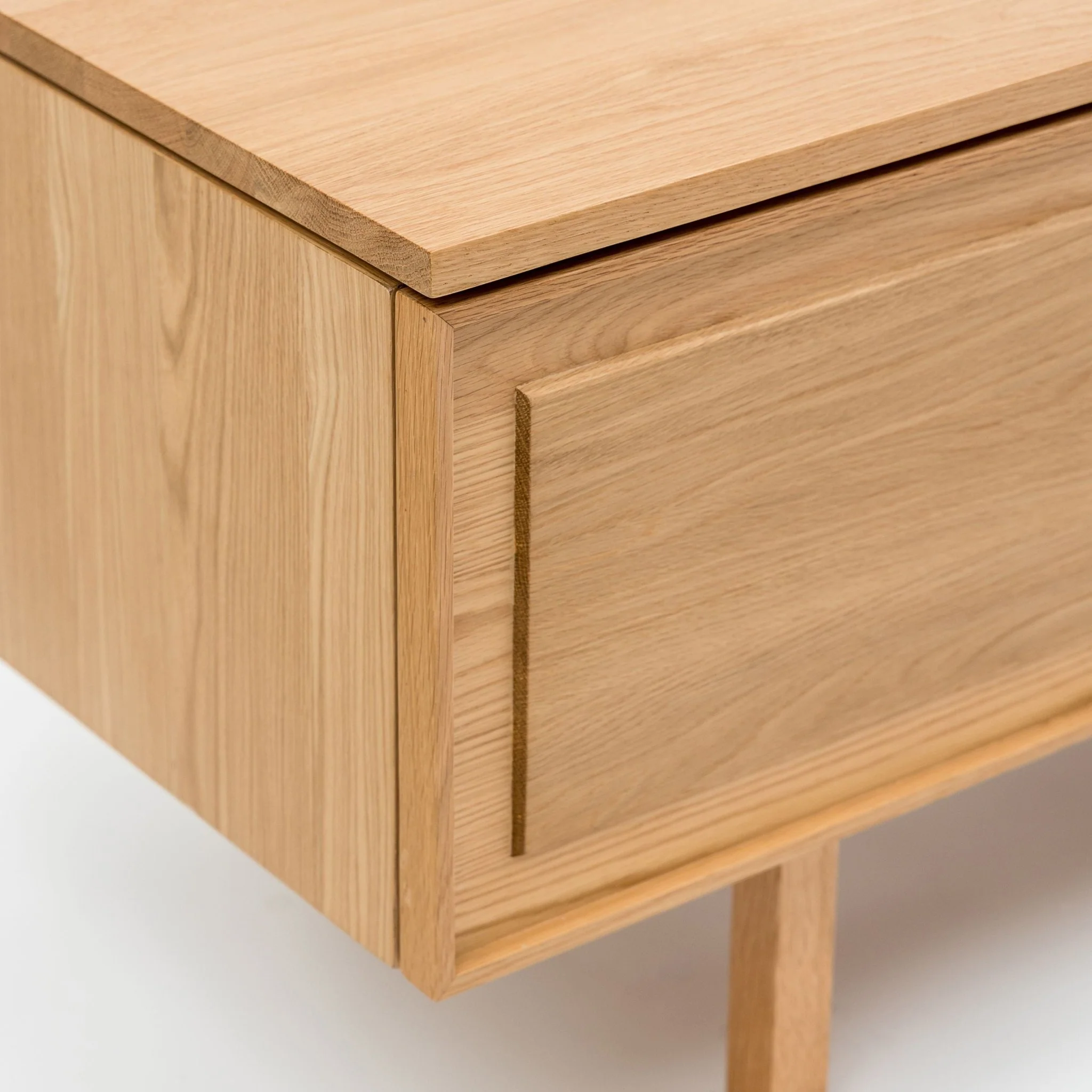 Yorke 220 Entertainment Unit - Light Oak - Image 6