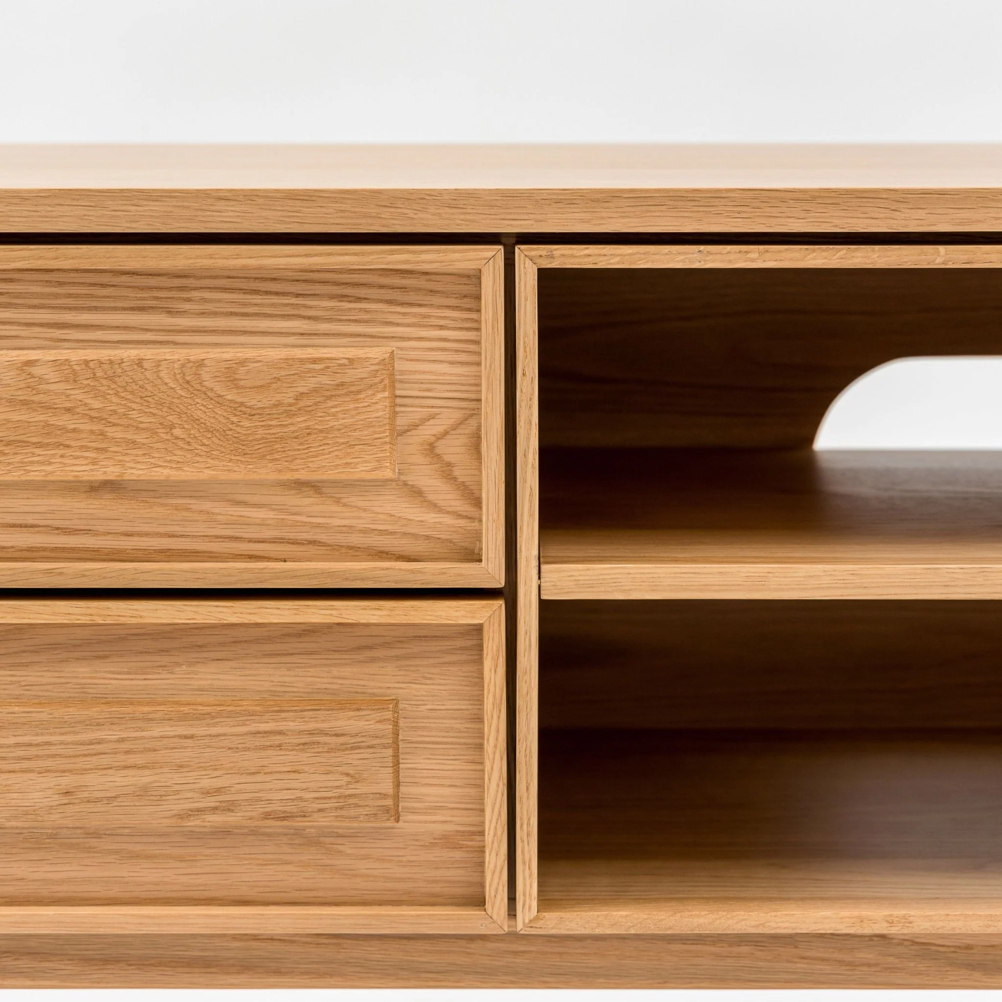 Yorke 220 Entertainment Unit - Light Oak - Image 8