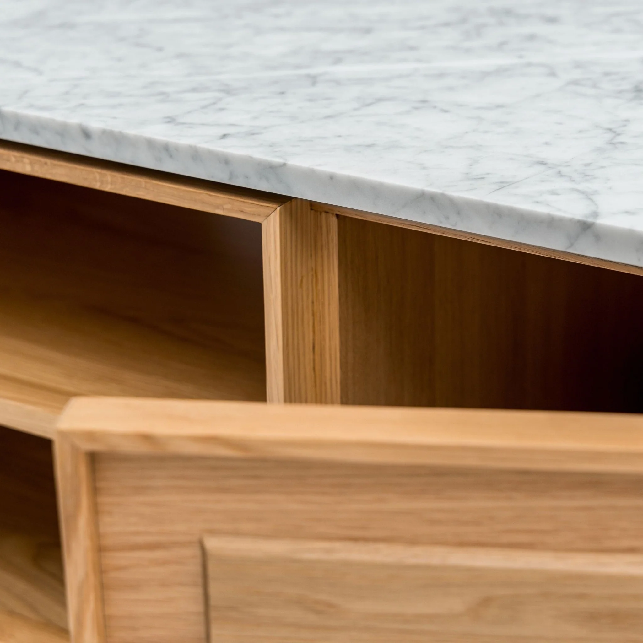 Yorke 220 Entertainment Unit - Light Oak & Bianca Carrara - Image 13