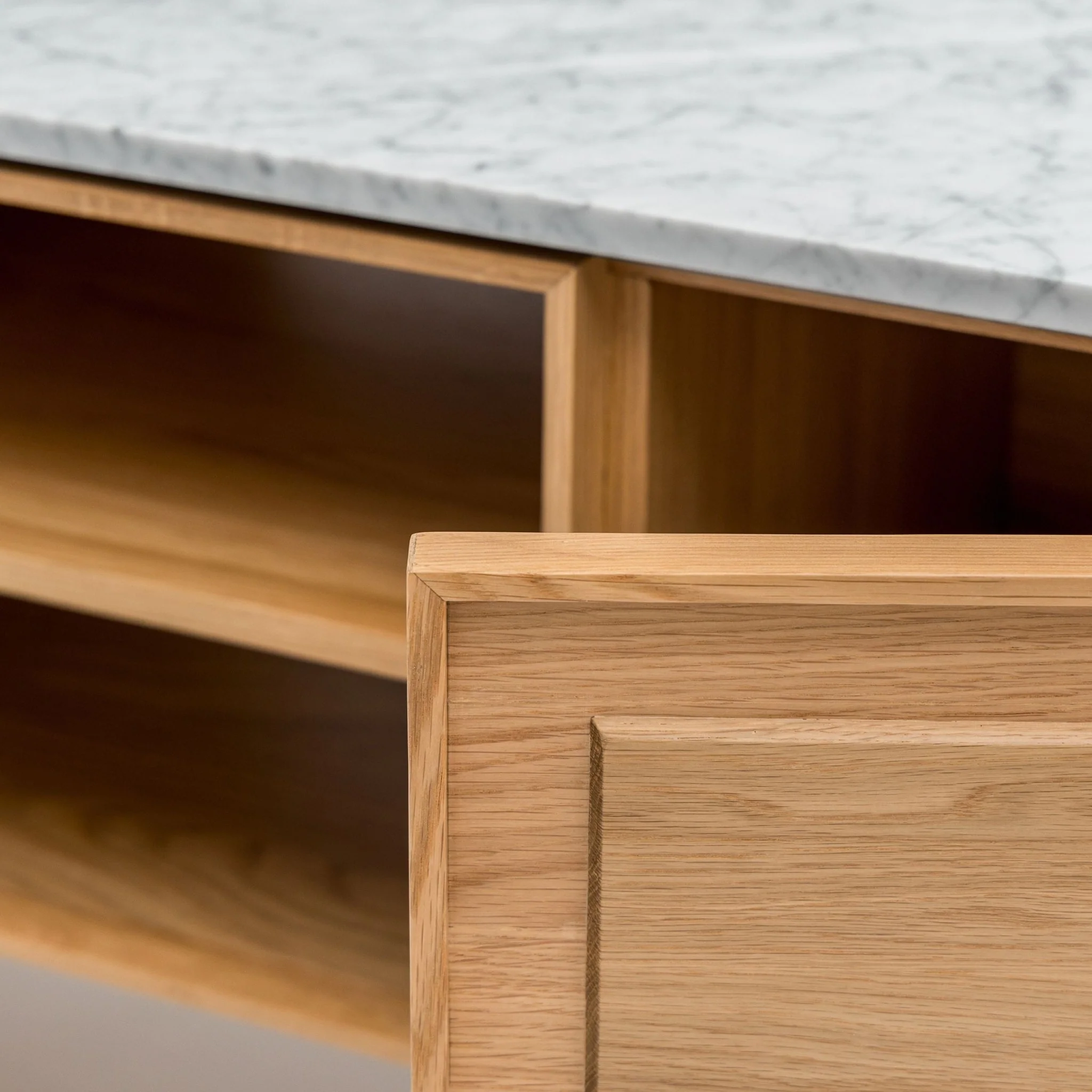 Yorke 220 Entertainment Unit - Light Oak & Bianca Carrara - Image 14