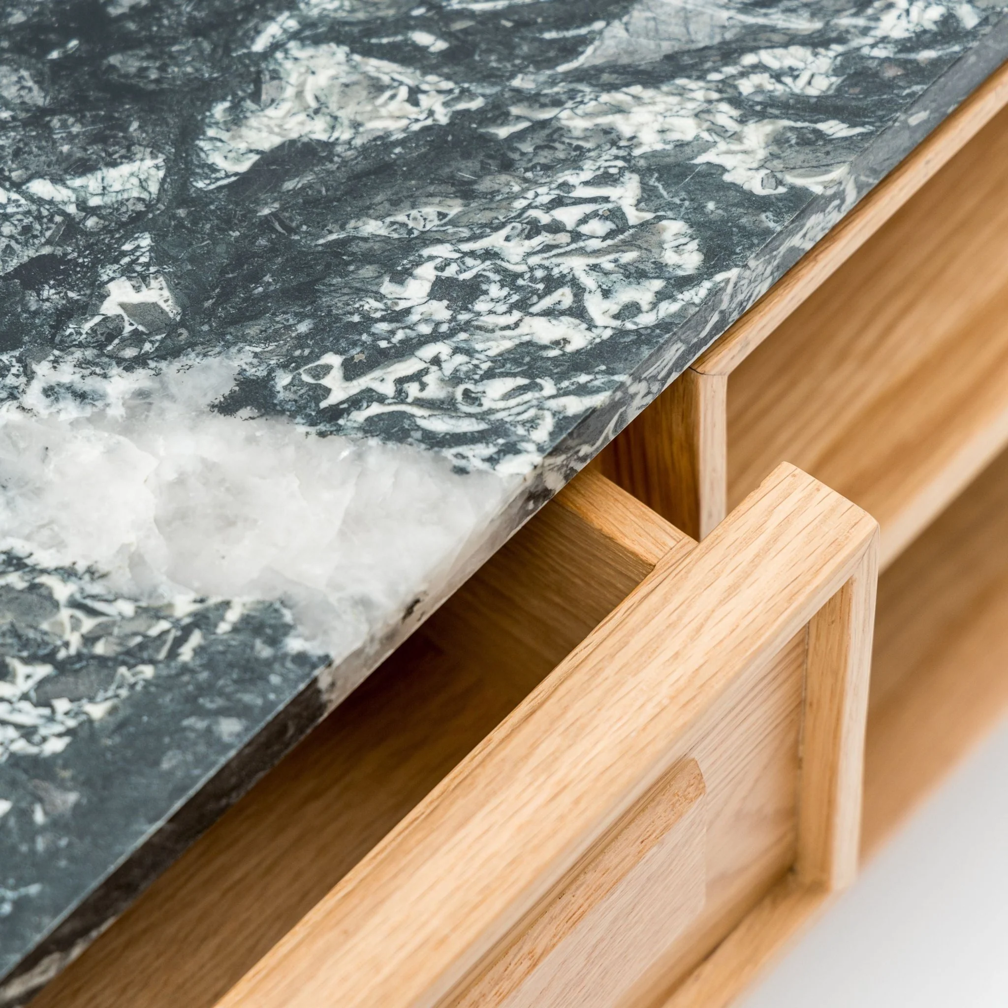 Yorke 220 Entertainment Unit - Light Oak & Nero Perlato - Image 12