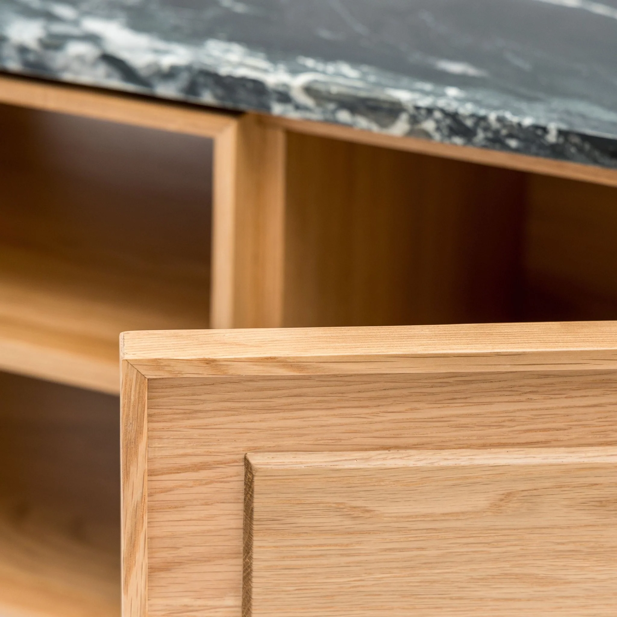 Yorke 220 Entertainment Unit - Light Oak & Nero Perlato - Image 13