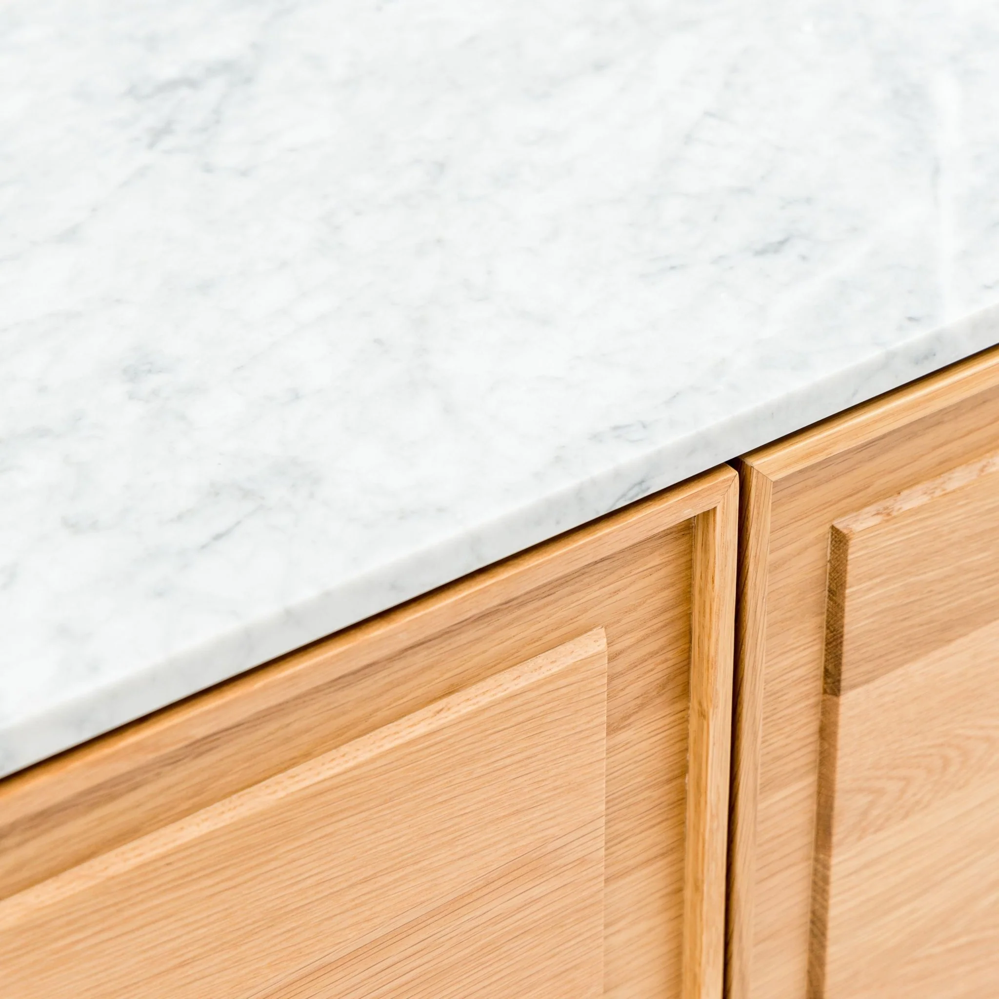 Yorke 220 Sideboard - Light Oak & Bianca Carrara - Image 9