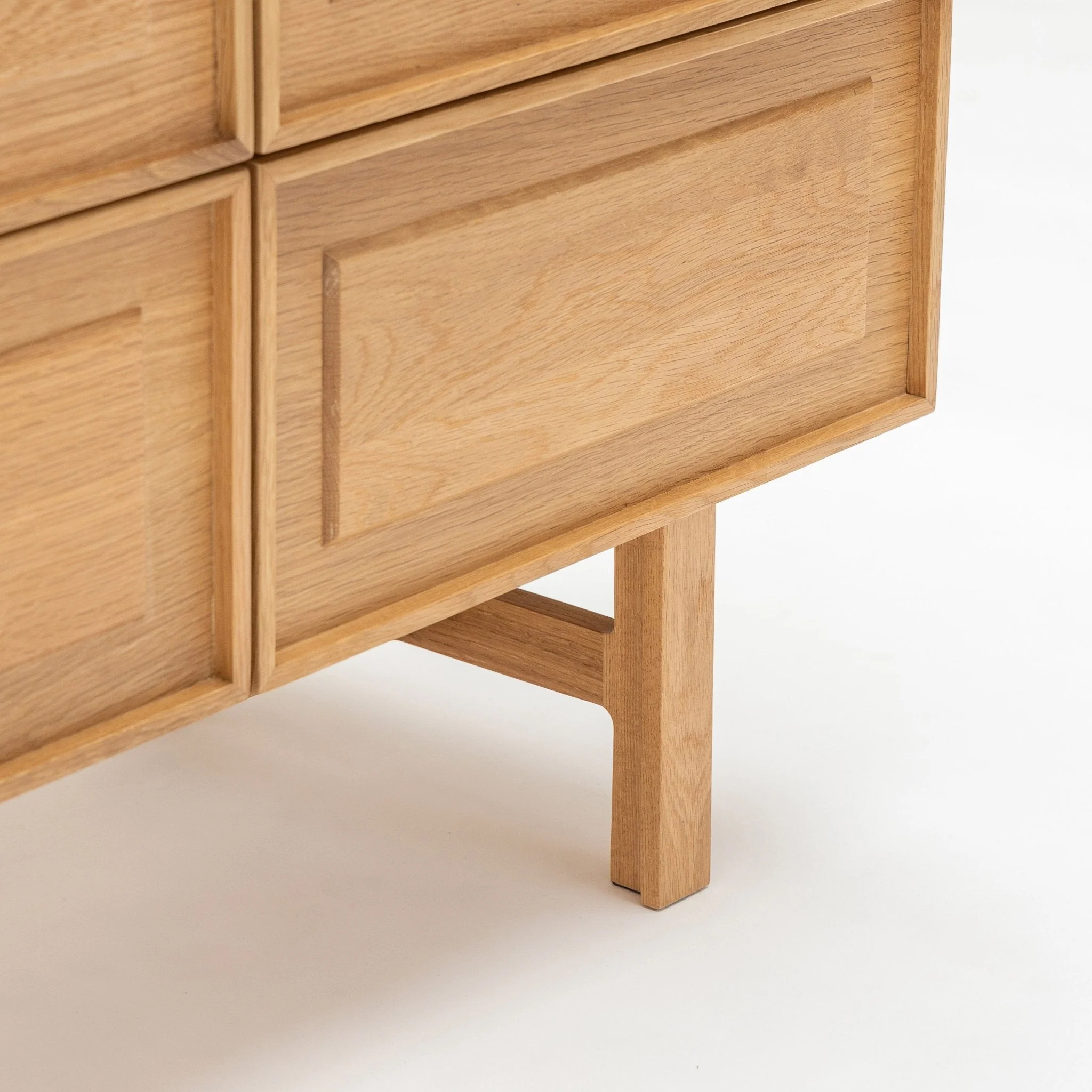 Yorke Highboard - Light Oak - Image 17